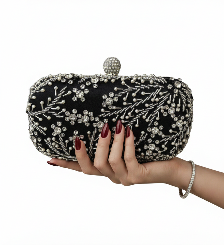 031280 Black Detailed Clutch