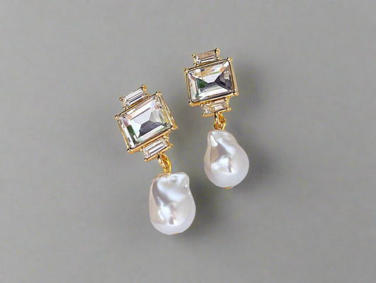 Carmen Pearl Earrings
